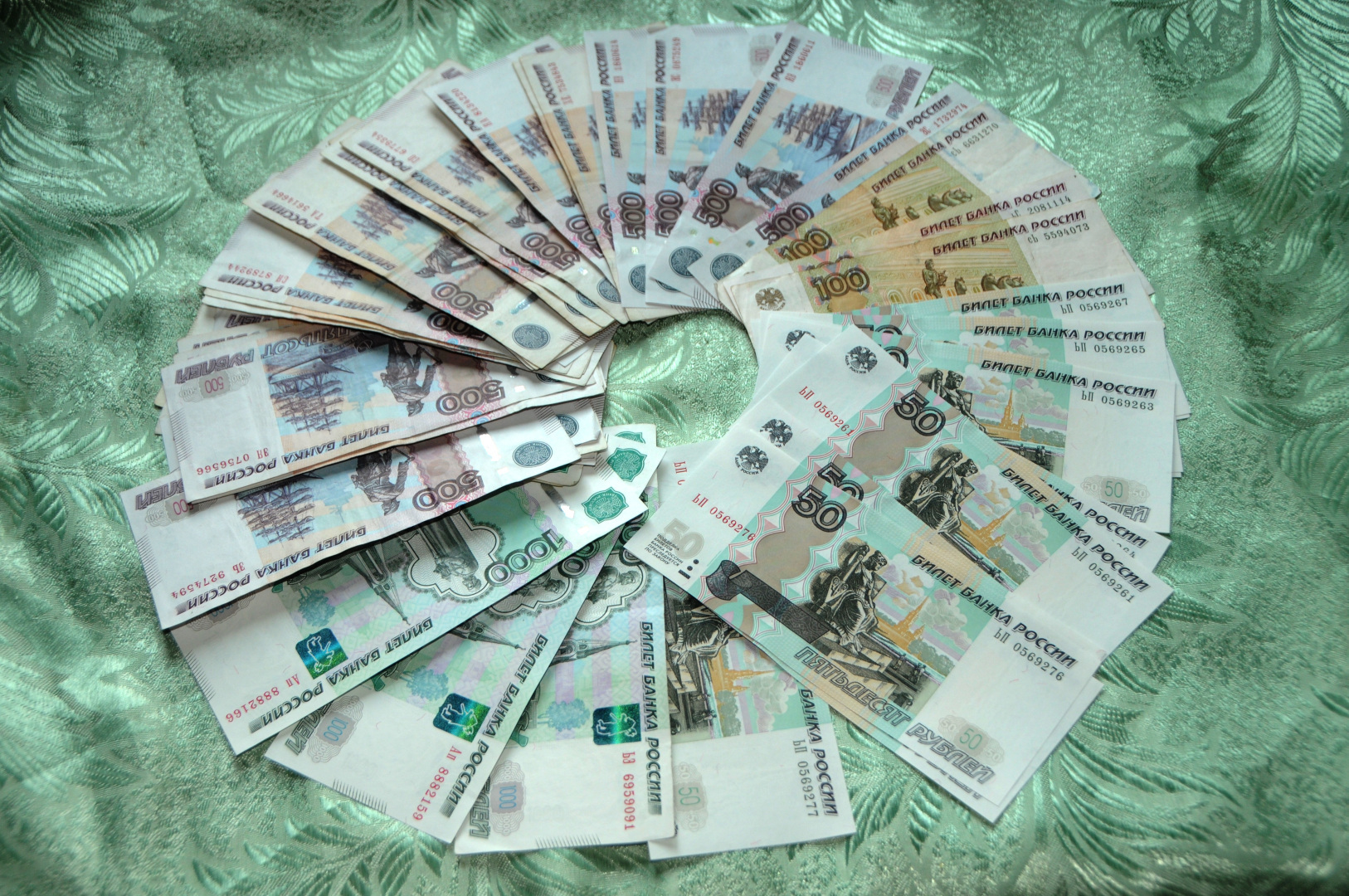 Как обеспечить стабильный заработок? Учиться привлекать деньги