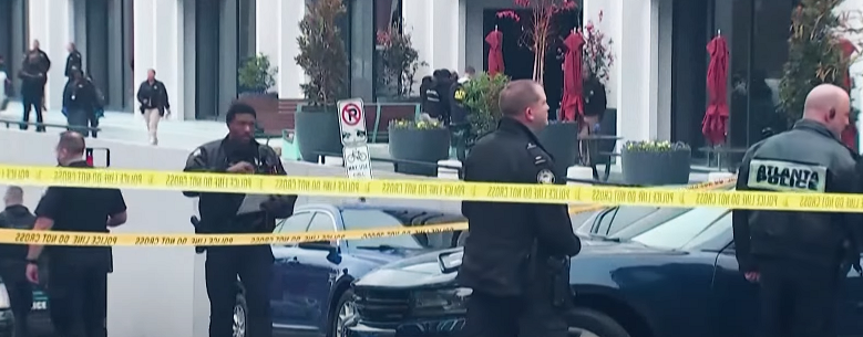 Высокая драма возле израильской миссии в Атланте, США; Пропалестинские протестующие подожгли себя