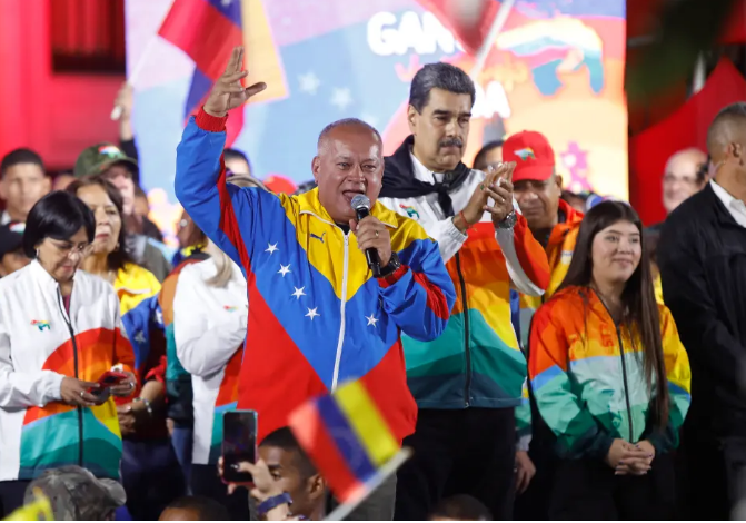 Венесуэльцы одобряют референдум о признании суверенитета над территорией соседней Гайаны.