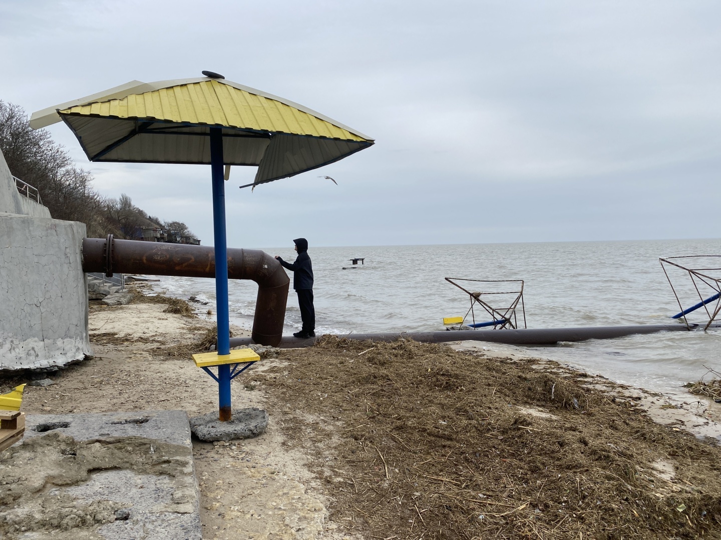 Посетил город Таганрог после недавнего шторма. Шокирующая картина. Набережных больше нет.