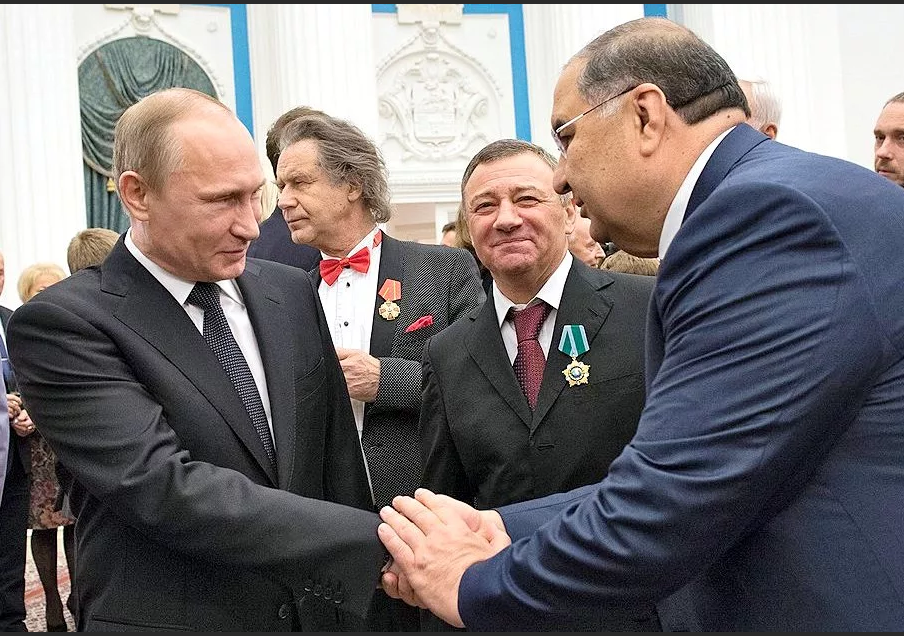 Кто реально управляет страной