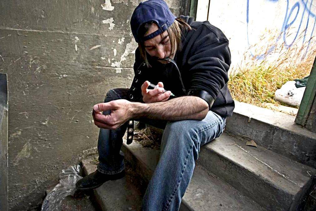 Наркотики: как они разрушают Россию?