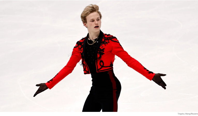Американский подросток Илья Малинин вошел в историю фигурного катания и выиграл финал Гран-при.