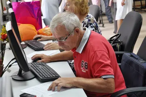 Работа пенсионеров: проблемы и перспективы