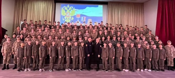 В Башкирии сотрудники вневедомственной охраны провели для кадет урок мужества, посвященный Дню Героев Отечества