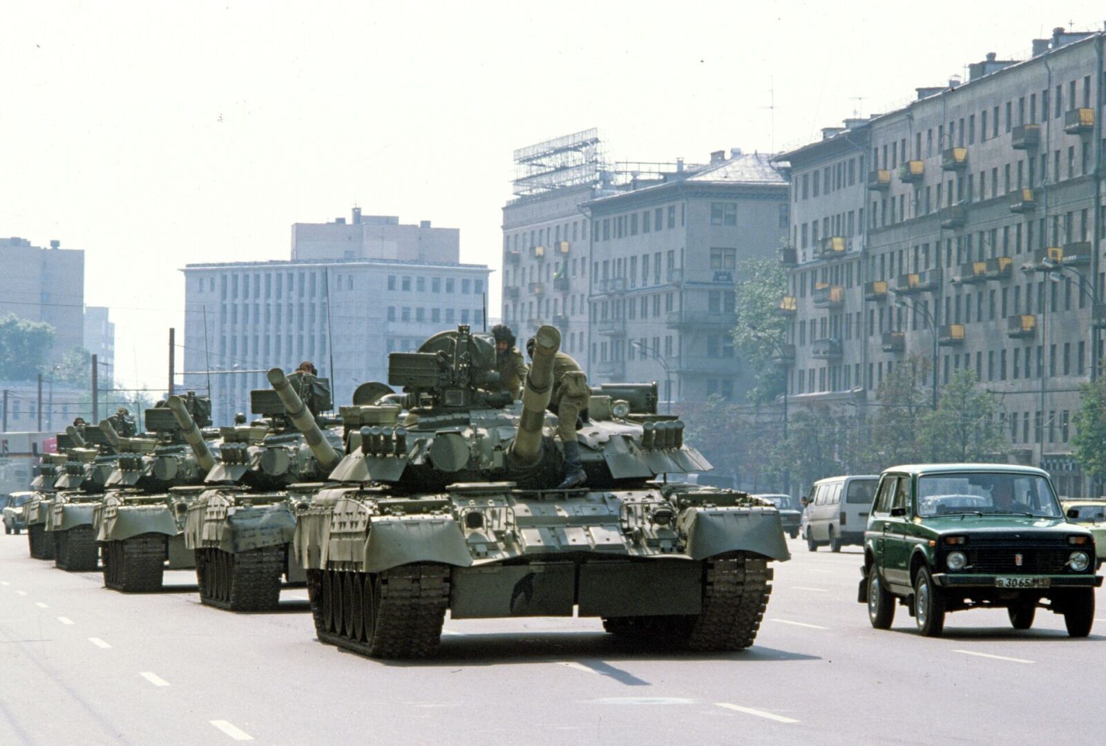 Вооруженный государственный переворот. Танки в Москве 1991. Августовский путч 1991 танки. Августовский путч танки в Москве. 1991 Год танки в Москве.