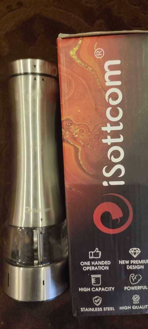 Электромельница с подсветкой как подарок родственникам и знакомым