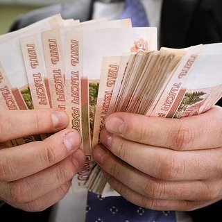Схема, чтобы с банковской карты не удержали всю зарплату по исполнительному листу.