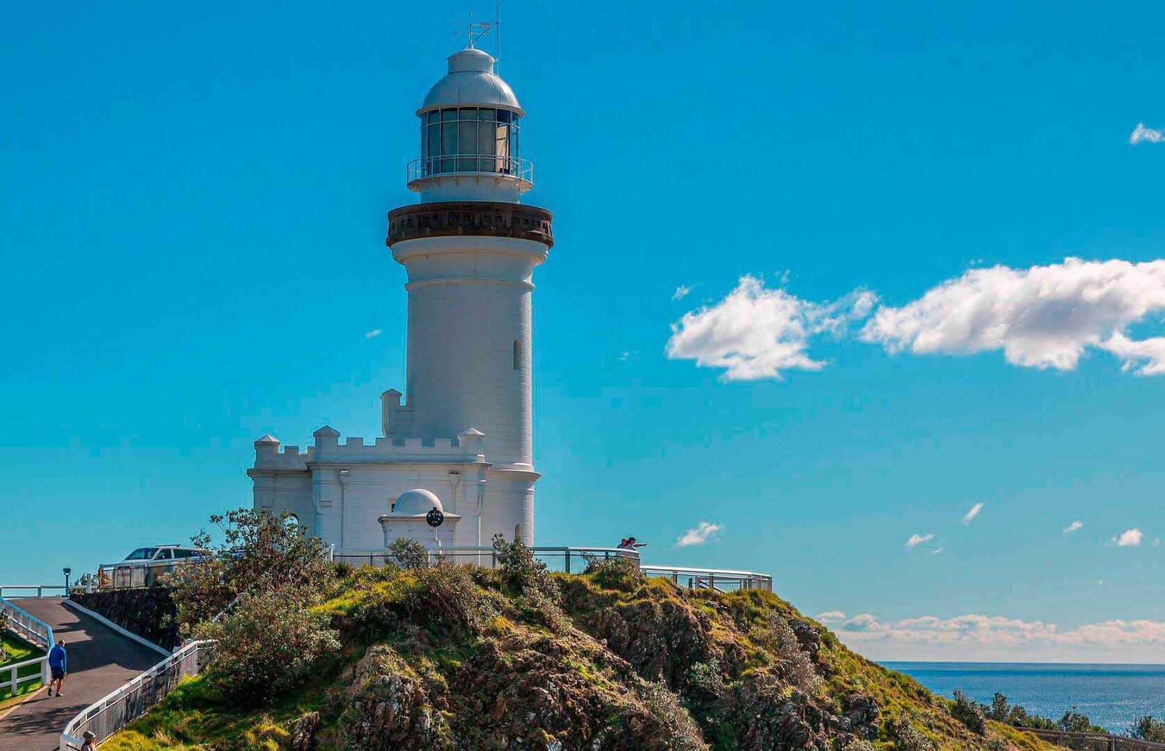 Какой маяк расположен. Какой маяк расположен. Маяк кракенес. Маяк кейп байрон. Где стоит маяк.