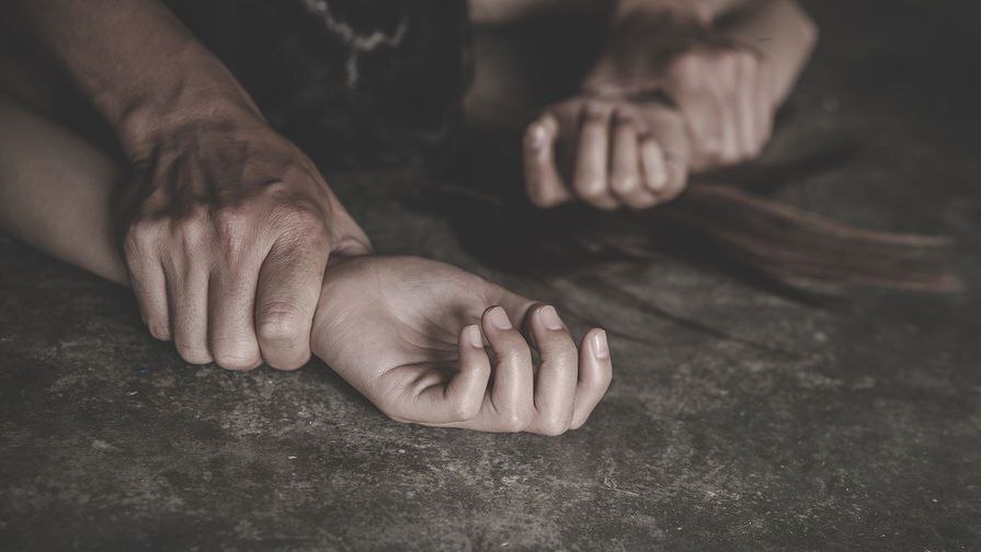 В Удмуртии пьяный отчим изнасиловал 11-летнюю падчерицу, а потом убил её мать