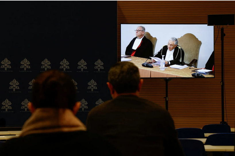 Кардинал в центре Ватикана по делу о коррупции приговорен к 5 с половиной годам заключения