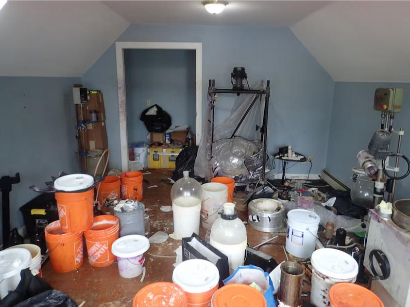 Суперлаборатории фентанила в Канаде представляют новую угрозу опиоидной эпидемии в США