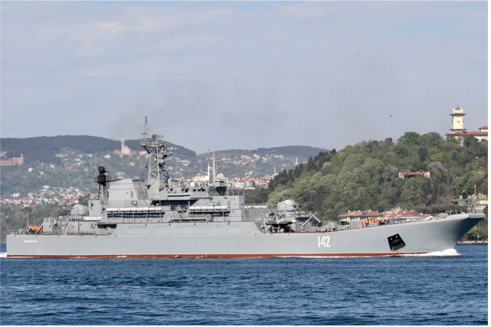 Украина атаковала российский десантный корабль в крымском порту