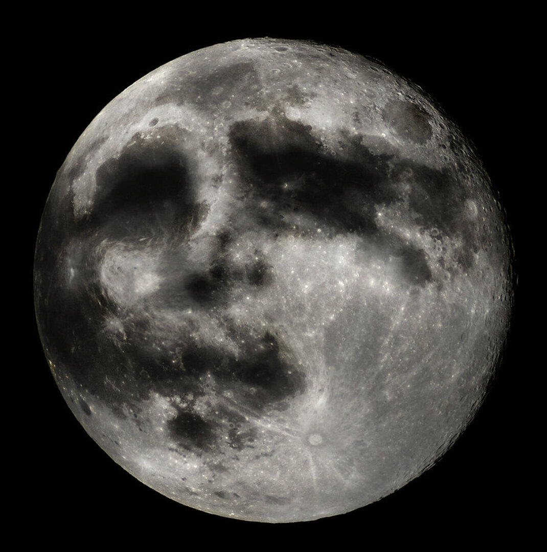Луна с лицом. Фотографии Луны. Лик Луны. Пятна на Луне. Лунакои