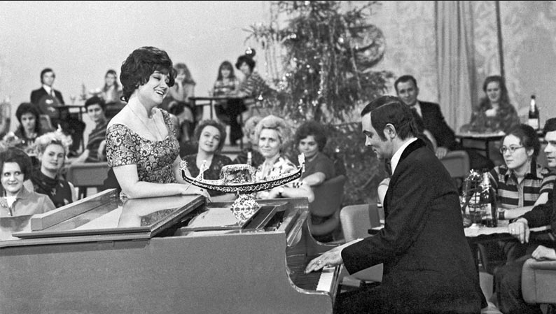 Голубой огонек в СССР и сейчас. История легендарной передачи