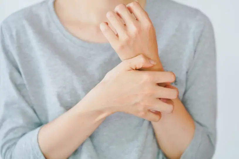 Зуд бывает не только при кожных заболеваниях. Он может быть симптомом диабета и даже рака.