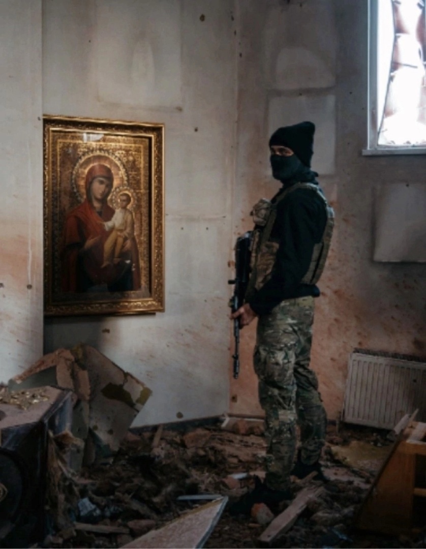 Всем иностранцам без исключения, кто любит Россию - Российские паспорта! И, да, паспорт РФ надо героически заслужить!