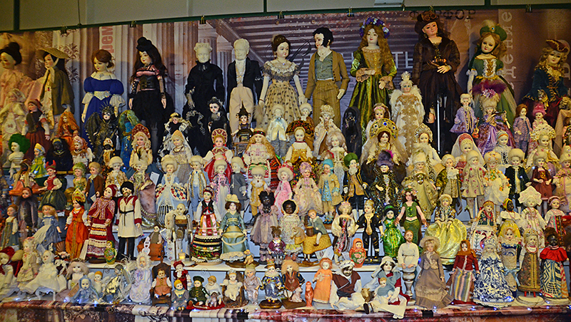 Зимний бал кукол на Тишинке