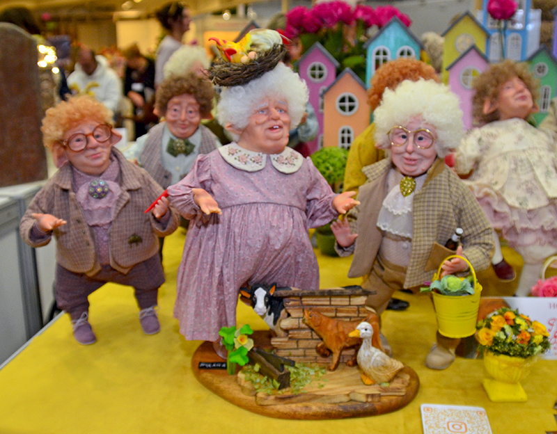 Зимний бал кукол на Тишинке