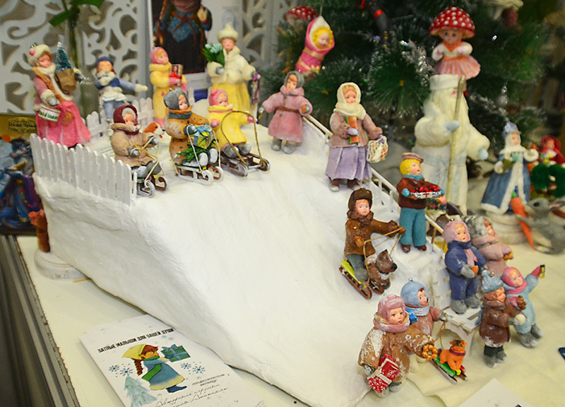 Зимний бал кукол на Тишинке