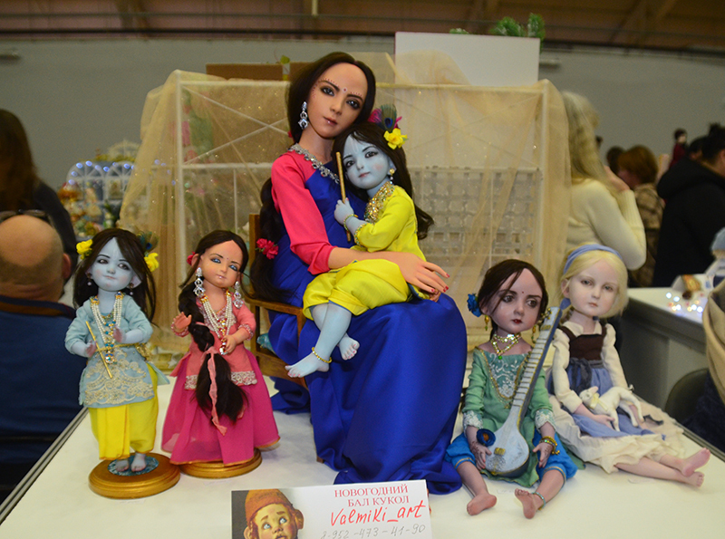 Зимний бал кукол на Тишинке