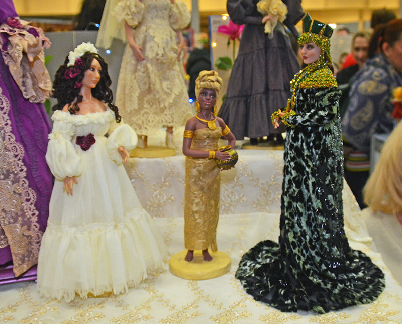 Зимний бал кукол на Тишинке