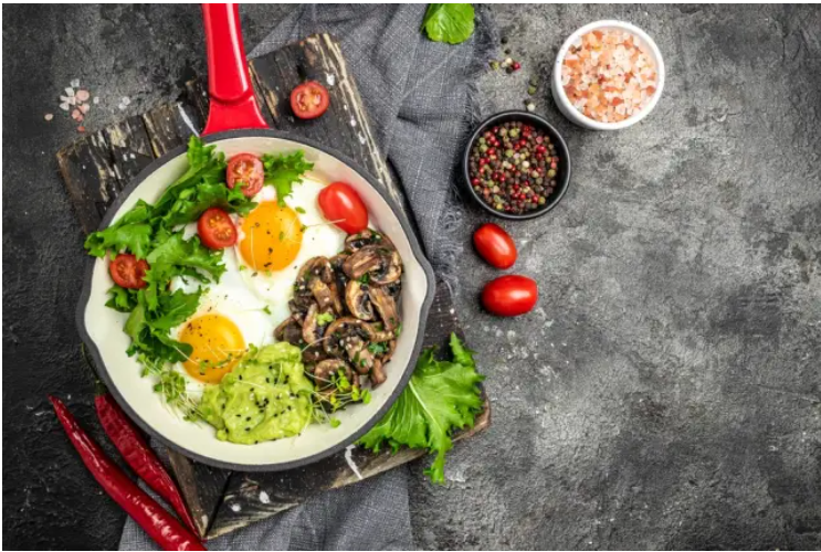 Диетолог поделился своим идеальным завтраком-лекарством от похмелья