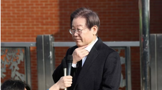 Мужчина, обвиняемый в нанесении ножевого ранения лидеру южнокорейской оппозиции, хотел помешать ему стать президентом