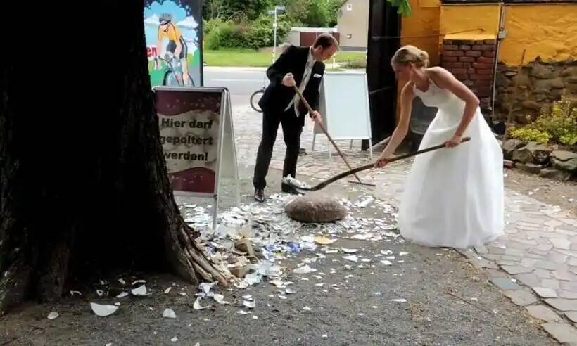 Как появился обычай бить посуду «На счастье». Часть 1