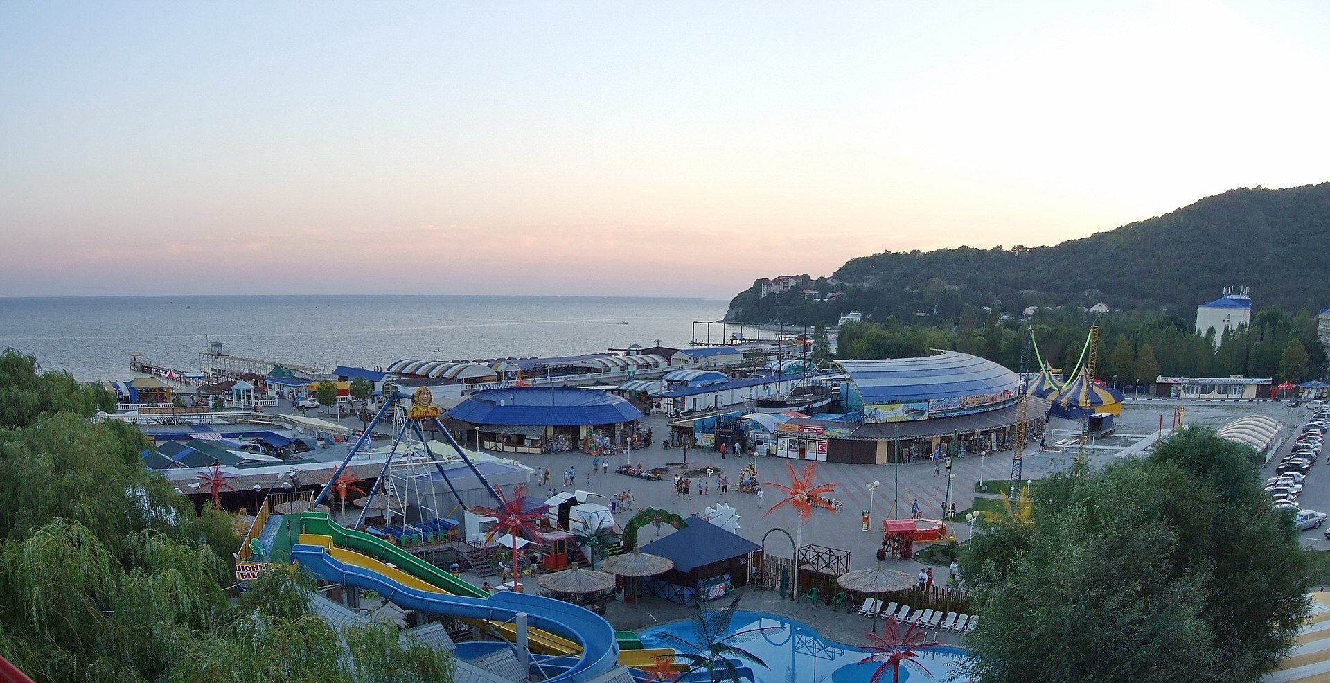 Какое зеленоватое море я мог увидеть в 1988 или в 1989 году? Или что это могло быть? Ехали к Черному морю в Архипо-Осиповку!