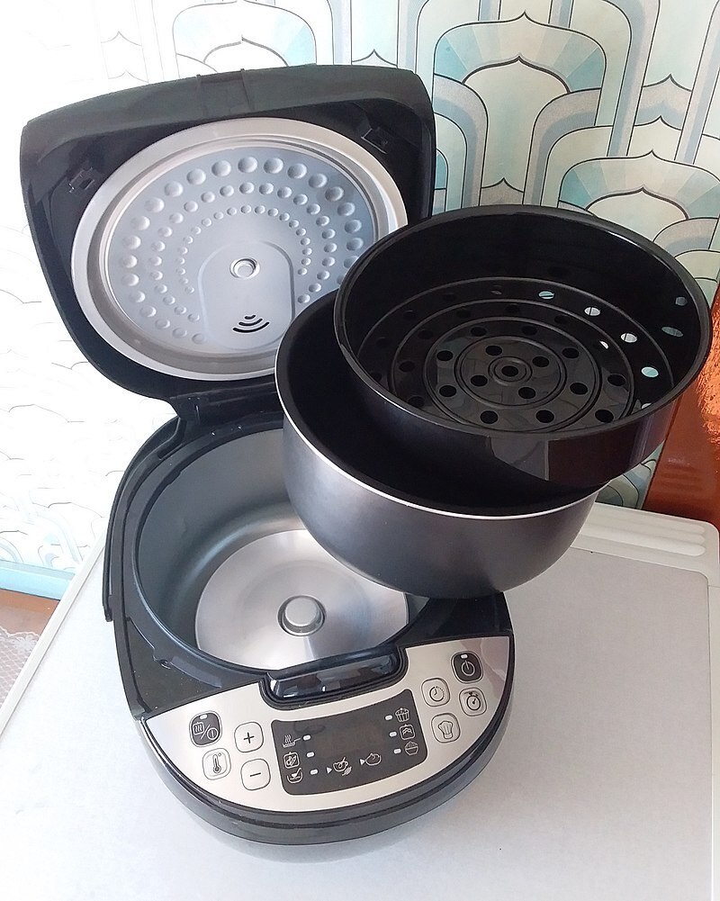 Вся техника так себе. Так сказала в супермаркете или в гипермаркете девушка.