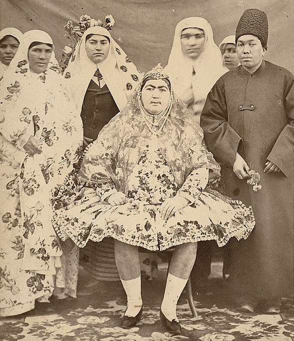 Относительность женской красоты в разрезе исторических ретроспекций и индивидуальных предпочтений. Как фото "иранской принцессы" взбудоражили интернет