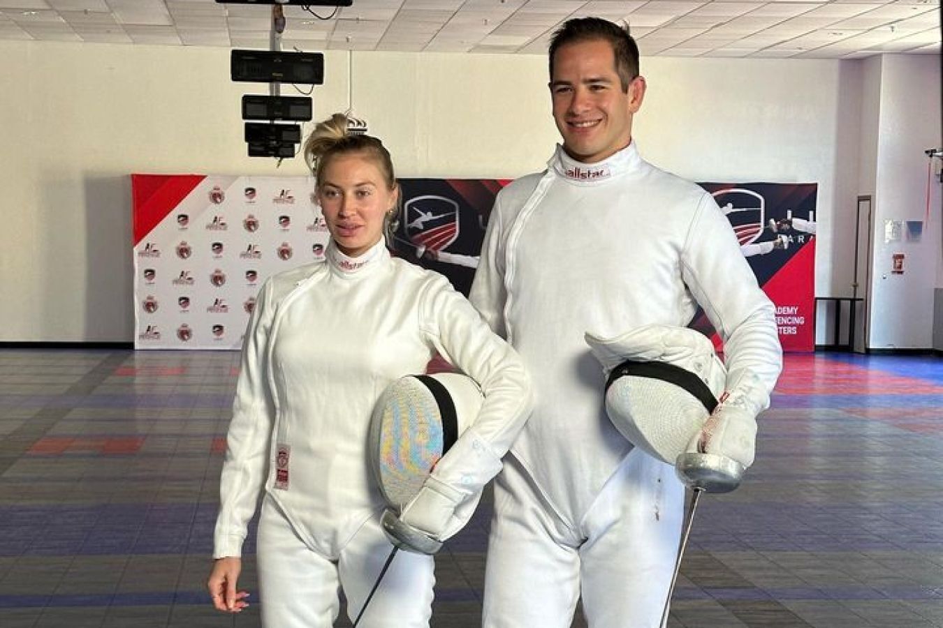 Российские фехтовальщики хотят выступить за США на Олимпиаде в Париже: возможно ли это