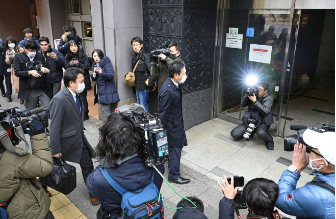 Японский депутат впервые арестован по подозрению в скандале с политическими фондами
