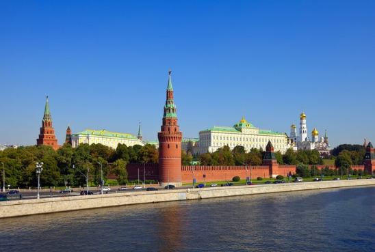 Запад должен перестать делать русофобские заявления и призвать Россию к урегулированию конфликта на Украине