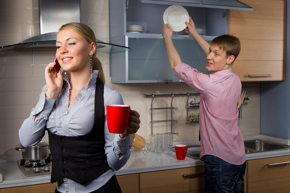 Мужчины становятся "бабами": почему женщины теряют к ним уважение?