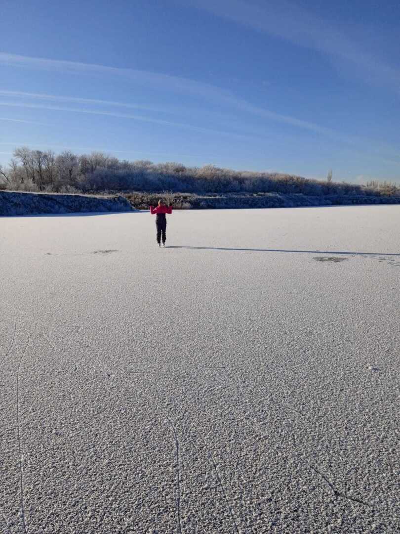 Мой самый любимый зимний вид спорта: катание на коньках на катке и водоемах, розовые щеки и масса положительных эмоций. Вставайте, друзья,на коньки!!!