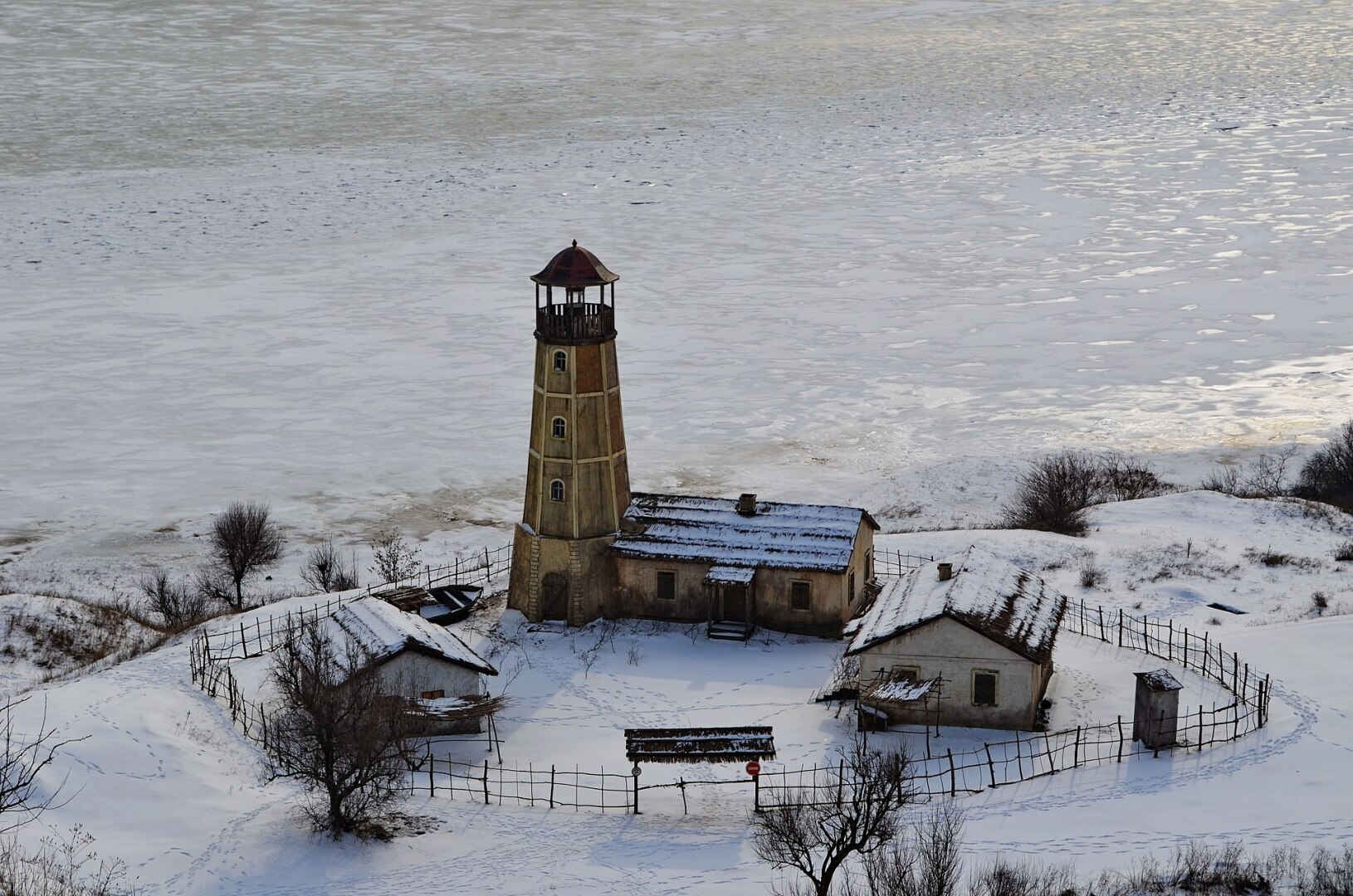 Интересный вопрос про землю в Мержаново, Ростовская область? Откуда появляется резко вдруг вода из-под земли?