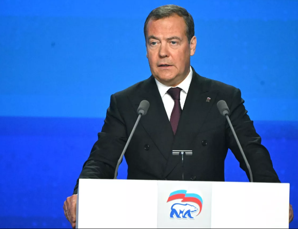 Медведев: есть 100-процентная вероятность нового конфликта Москвы с Киевом