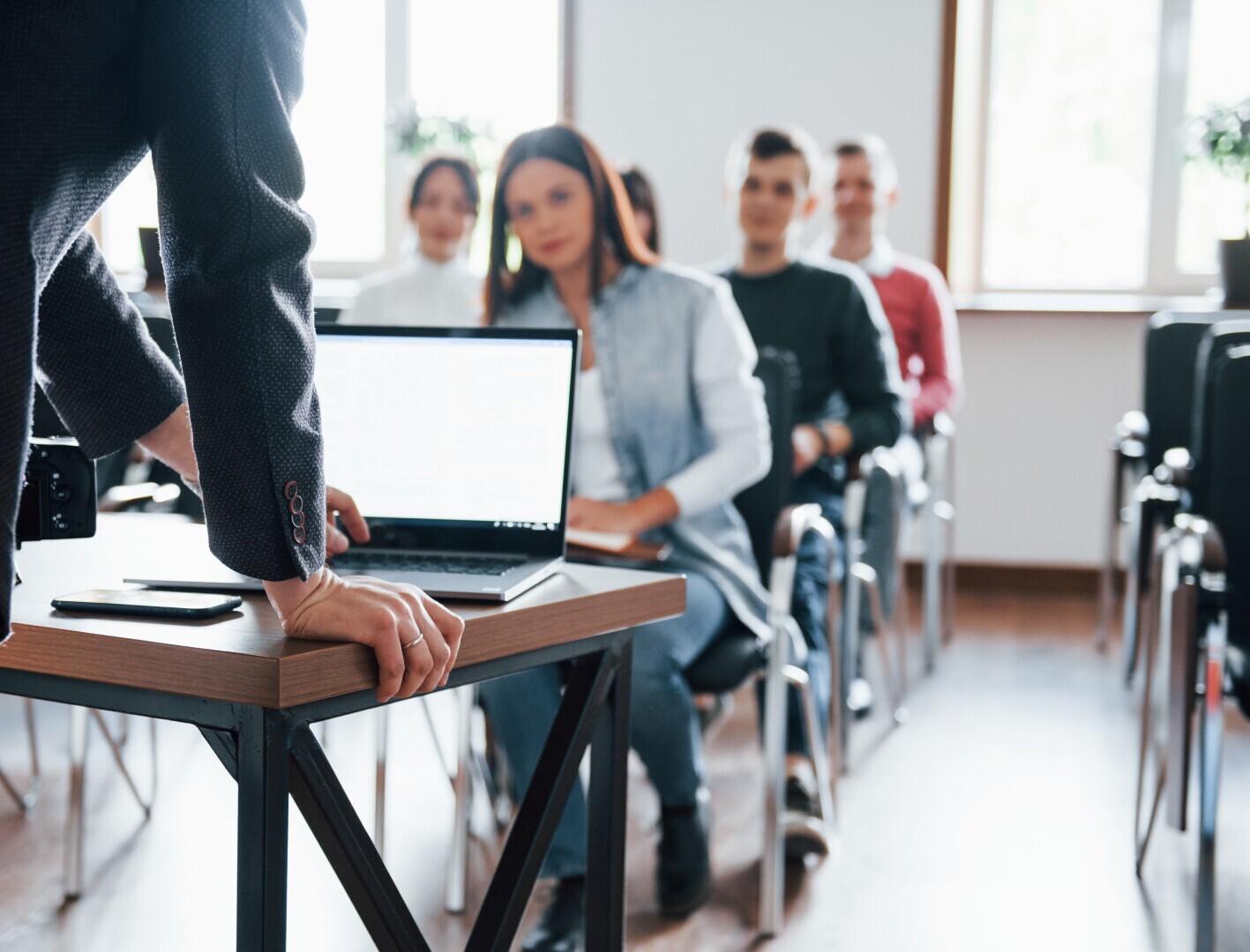 Чтение книг или прохождение курсов: какой формат обучения наиболее эффективен для саморазвития?