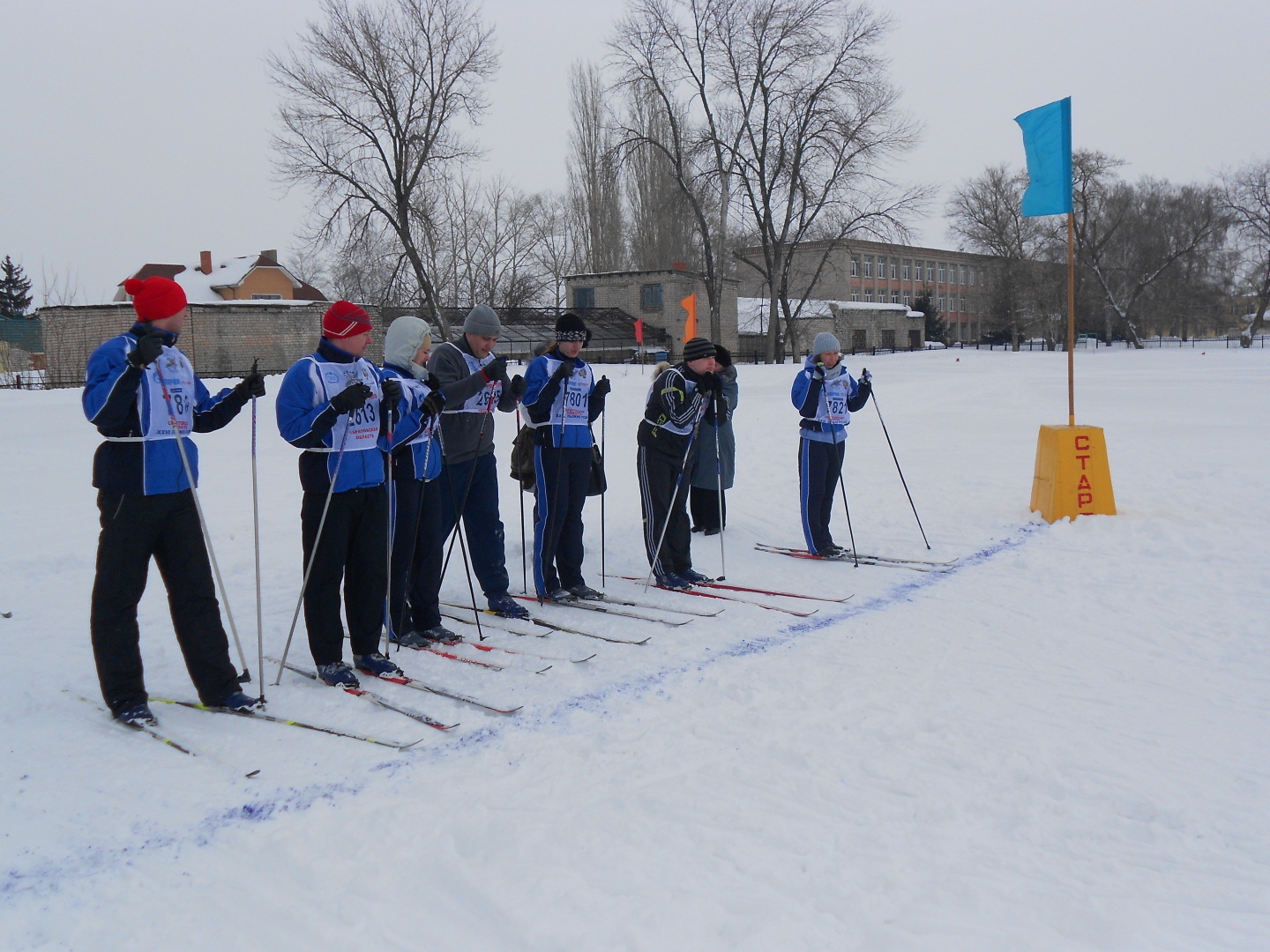 Мой еще один любимый зимний вид спорта: катание на лыжах. Вставайте, друзья, на лыжи!!!