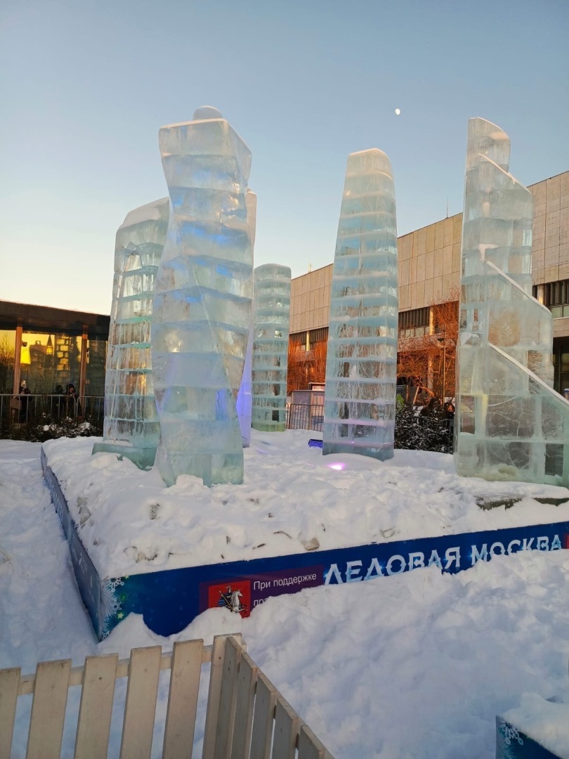 Приглашаю вас в «Ледовую Москву 2024». Москва красива и зимой, и летом. Мы побывали на выставке-форуме в Москве. Фото. Опрос