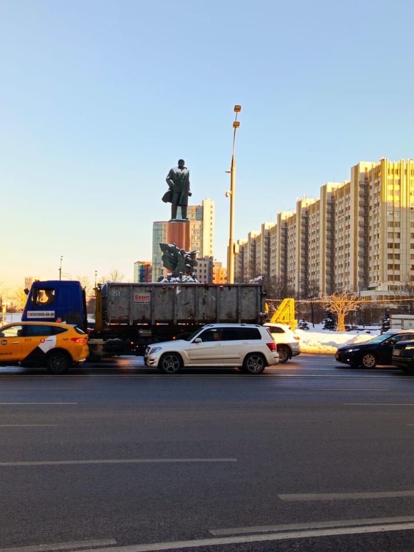 Приглашаю вас в «Ледовую Москву 2024». Москва красива и зимой, и летом. Мы побывали на выставке-форуме в Москве. Фото. Опрос