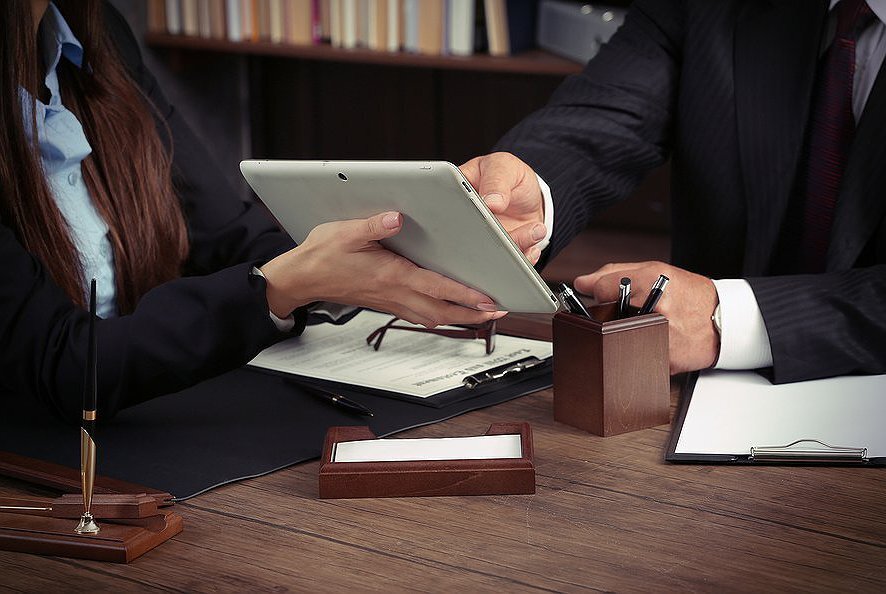 Правовые последствия отказа от наследства у нотариуса и как это выглядит на практике в конкретных случаях