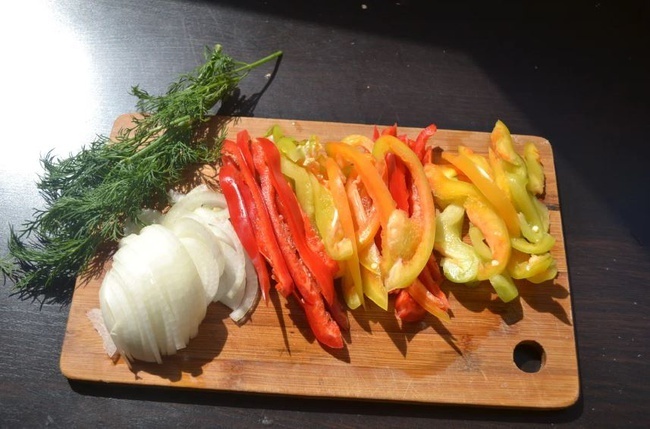 Подруга привезла сыр из Дагестана и я из него приготовила Греческий салат