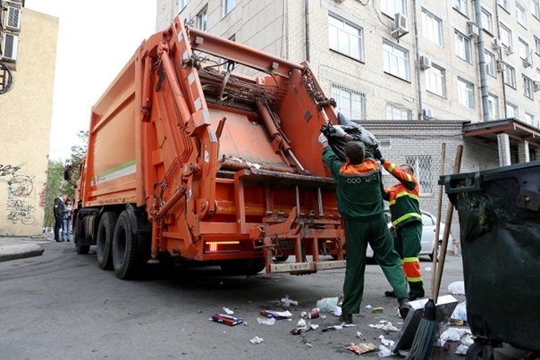 Россиянам хотят навязать новую услугу. Мусорная реформа продолжается