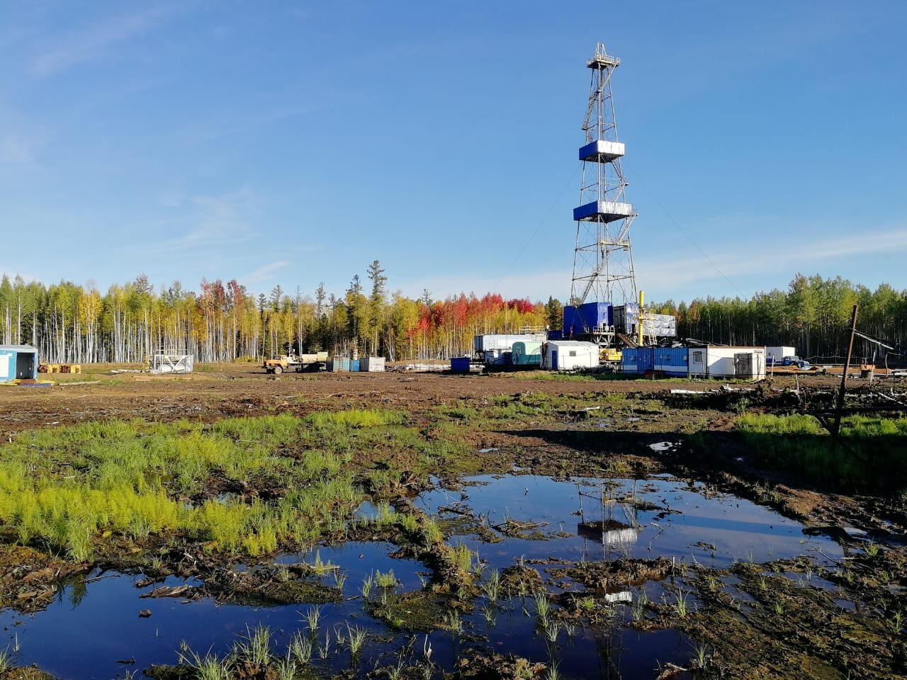 С шестиметровой высоты я с вёдрами в руках полетел в васюганское болото – история 39-летней давности