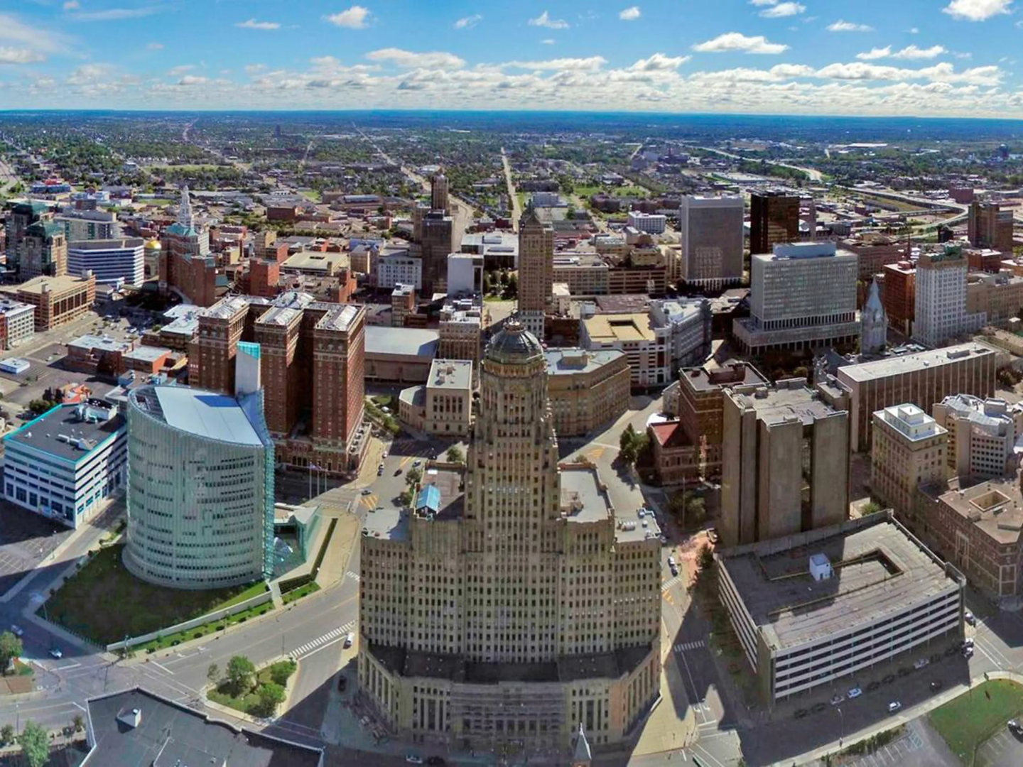 Англия, Америка, Италия: покупаем дом по цене кружки кофе из автомата