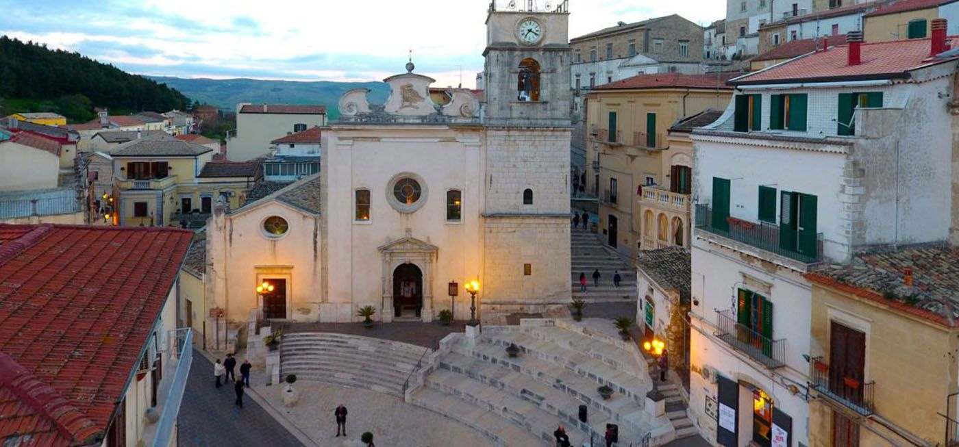 Англия, Америка, Италия: покупаем дом по цене кружки кофе из автомата