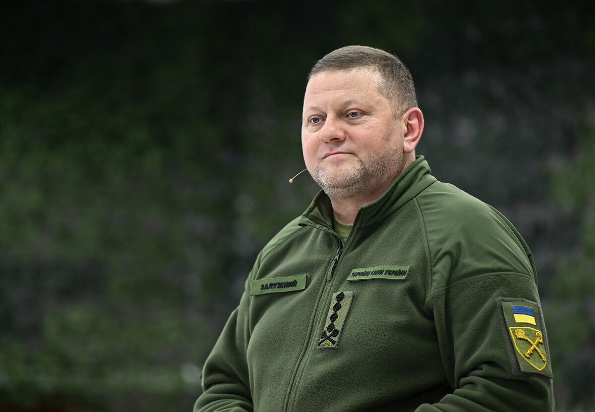 Солдаты Украины "находятся в режиме глубокой обороны", поскольку сохраняется неопределенность в отношении главнокомандующего